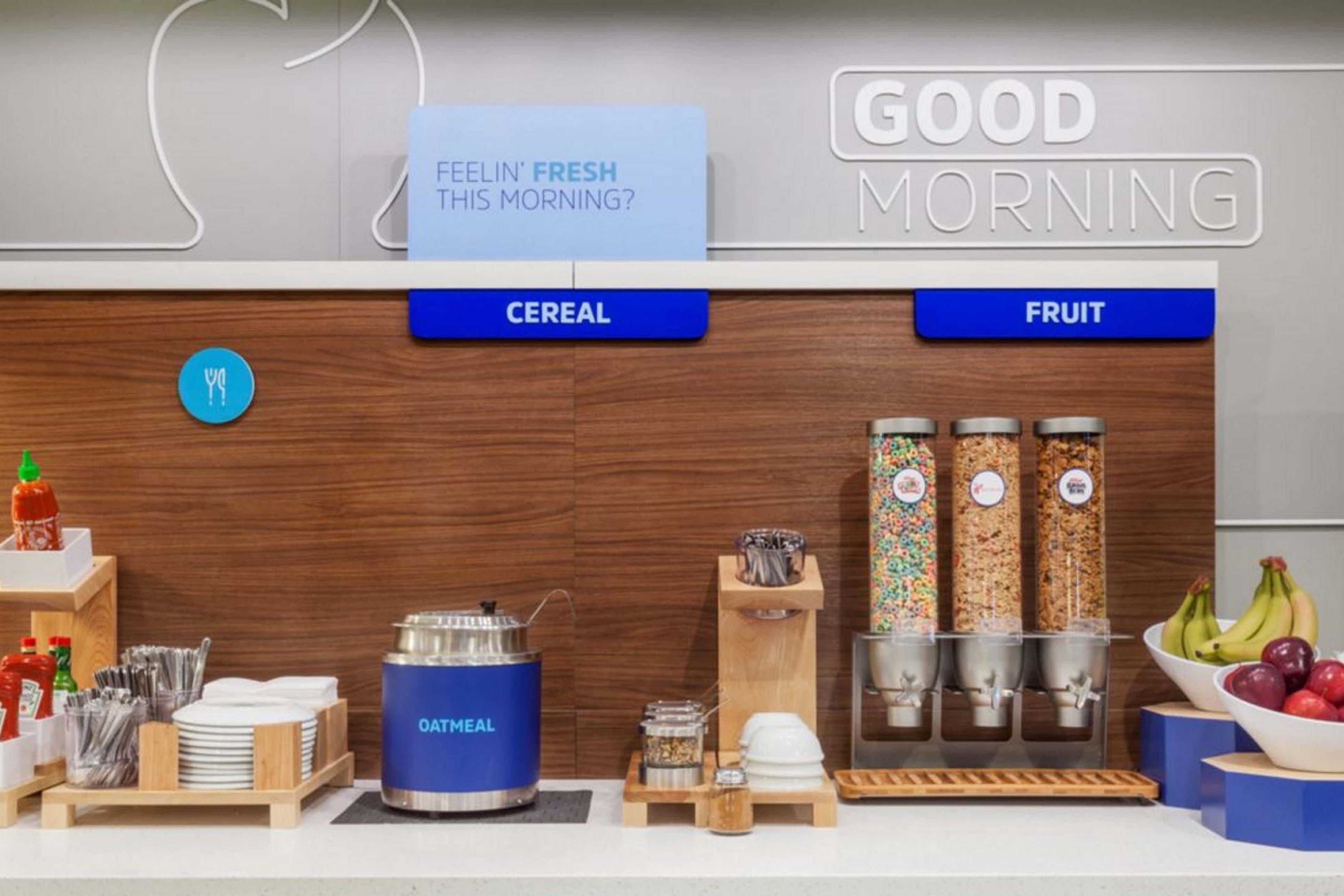 Holiday Inn Express Hotel & Suites Mcpherson By Ihg Exteriör bild