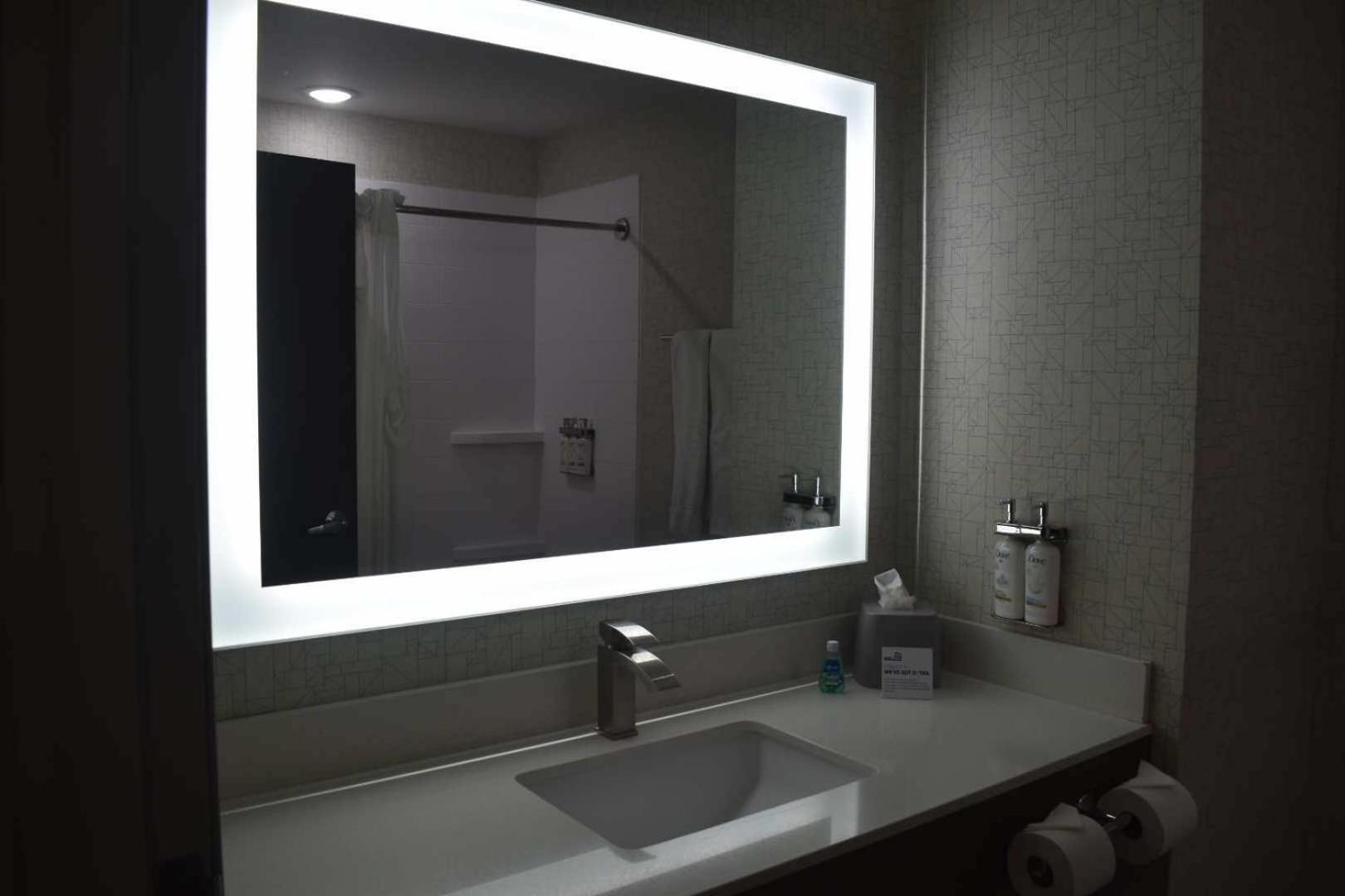 Holiday Inn Express Hotel & Suites Mcpherson By Ihg Exteriör bild
