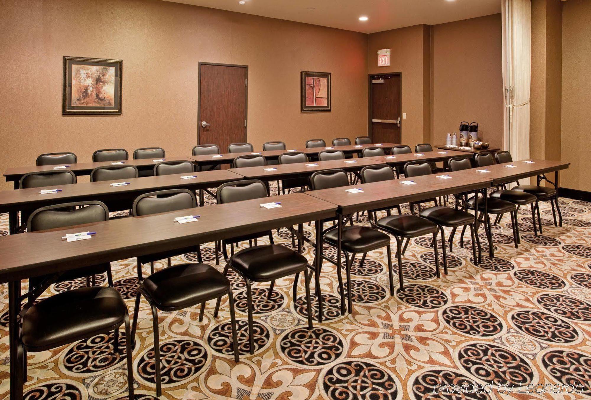 Holiday Inn Express Hotel & Suites Mcpherson By Ihg Bekvämligheter bild
