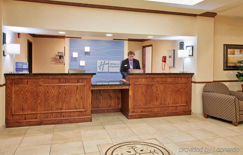Holiday Inn Express Hotel & Suites Mcpherson By Ihg Exteriör bild